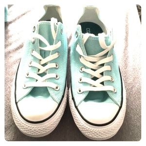 Converse women’s size 9